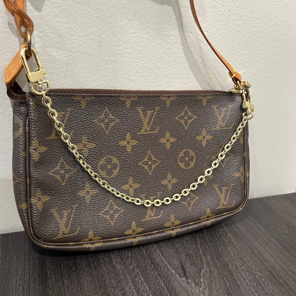 #268 LOUIS VUITTON Pochette